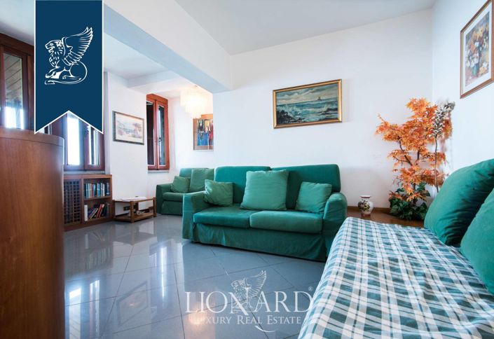 Image No.30-5 Bed Villa for sale