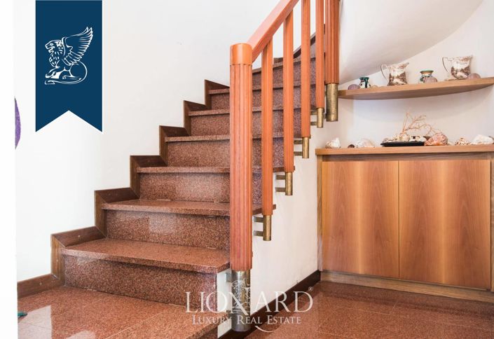 Image No.34-5 Bed Villa for sale