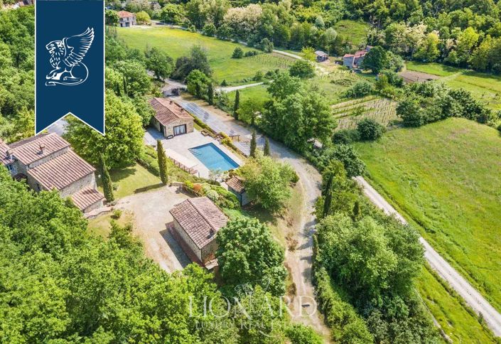 Image No.1-8 Bed Villa for sale