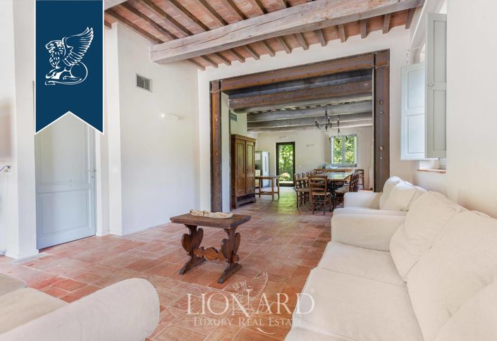 Image No.16-8 Bed Villa for sale