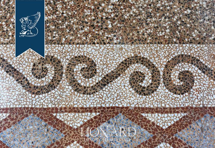 Image No.19-10 Bed Villa for sale