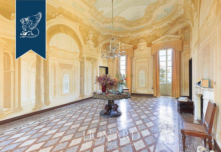 Image No.27-10 Bed Villa for sale