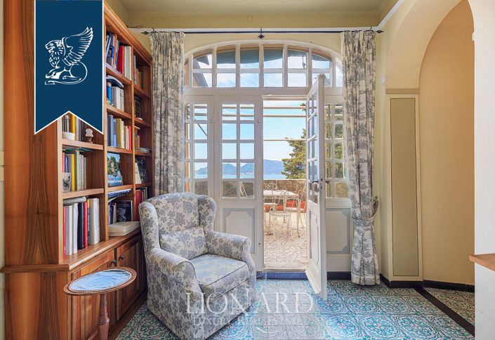 Image No.30-10 Bed Villa for sale