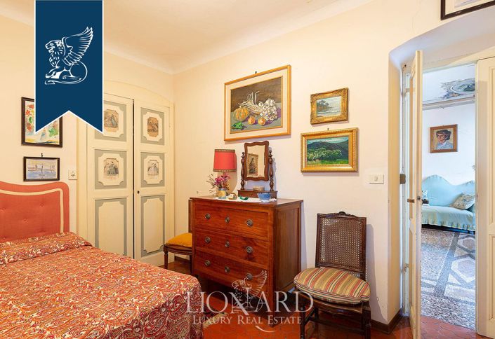 Image No.40-10 Bed Villa for sale