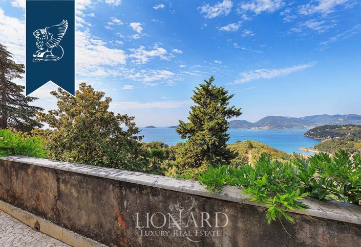 Image No.7-10 Bed Villa for sale