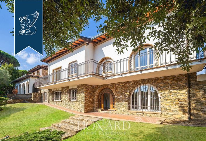 Image No.2-8 Bed Villa for sale