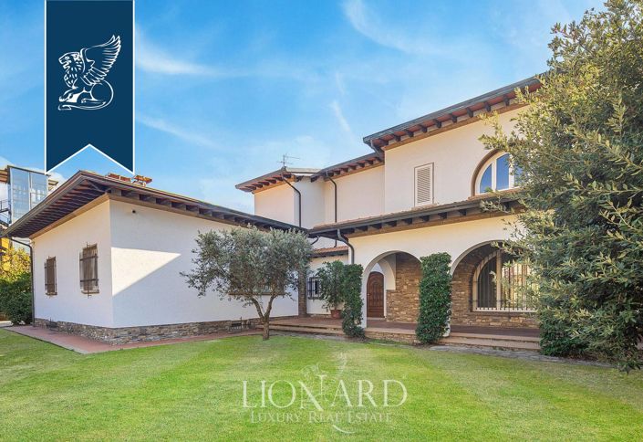 Image No.4-8 Bed Villa for sale