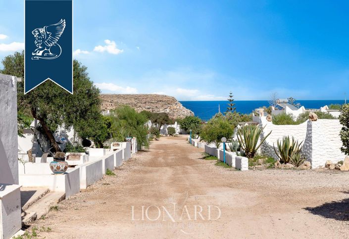 Image No.15-54 Bed Villa for sale