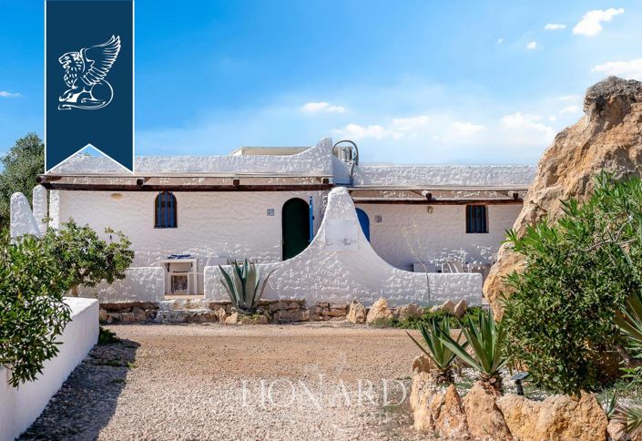 Image No.16-54 Bed Villa for sale