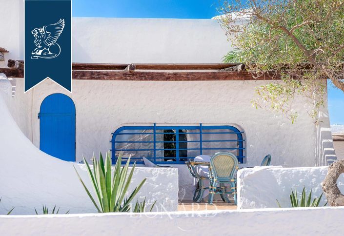 Image No.18-54 Bed Villa for sale