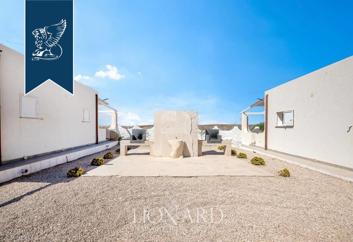 Image No.20-54 Bed Villa for sale