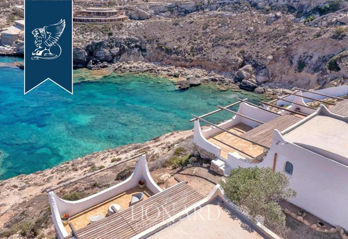 Image No.3-54 Bed Villa for sale