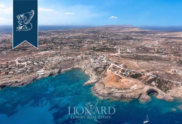 Image No.4-54 Bed Villa for sale