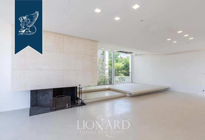 Image No.8-5 Bed Villa for sale