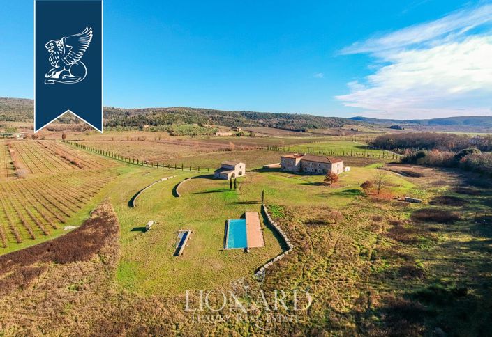 Image No.2-16 Bed Country House for sale