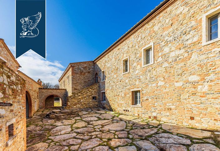 Image No.31-16 Bed Country House for sale