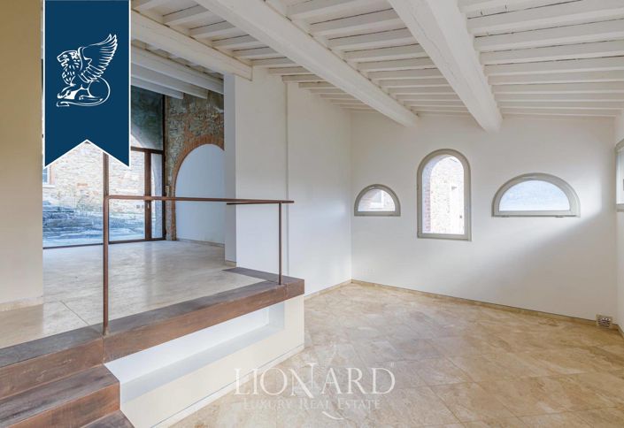 Image No.42-16 Bed Country House for sale