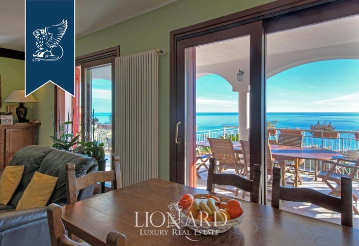 Image No.26-4 Bed Villa for sale