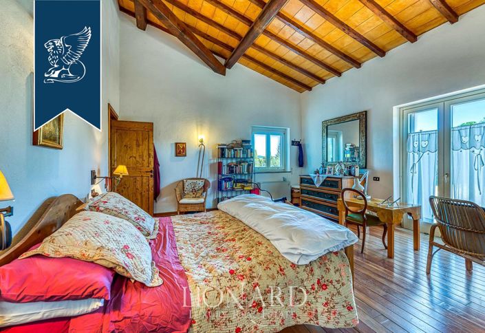 Image No.18-6 Bed Villa for sale