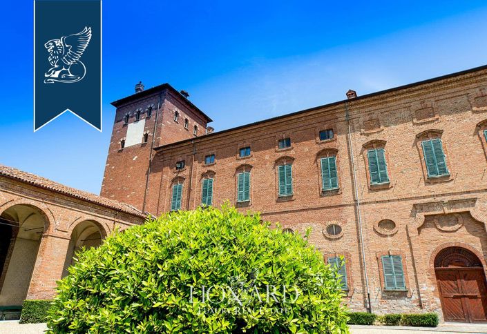 Image No.29-55 Bed Property for sale