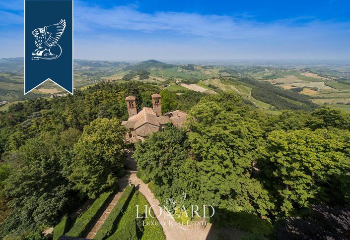 Image No.35-55 Bed Property for sale