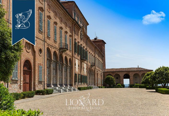 Image No.44-55 Bed Property for sale