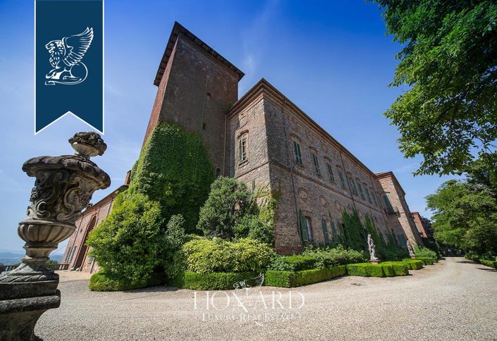 Image No.7-55 Bed Property for sale