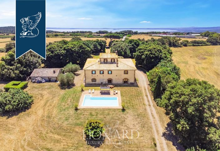 Image No.1-18 Bed Farmhouse for sale
