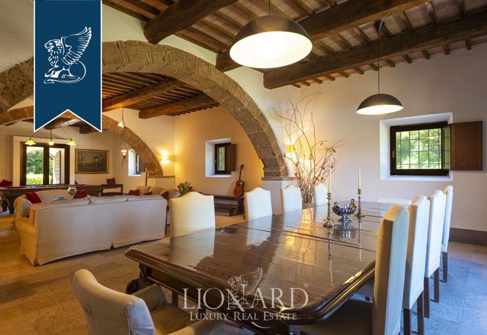 Image No.10-18 Bed Farmhouse for sale