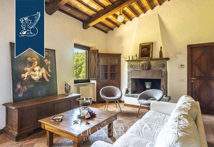 Image No.13-18 Bed Farmhouse for sale