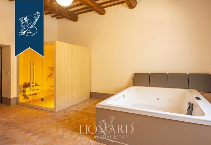 Image No.15-18 Bed Farmhouse for sale