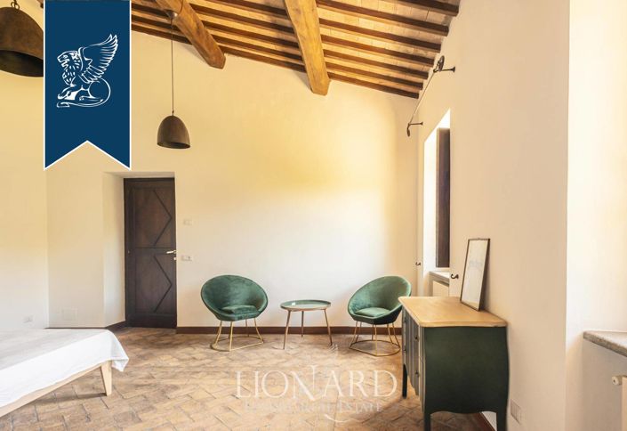 Image No.19-18 Bed Farmhouse for sale