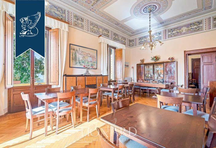 Image No.18-12 Bed Hotel for sale