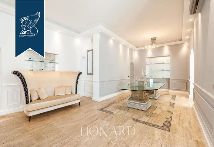 Image No.9-5 Bed Villa for sale