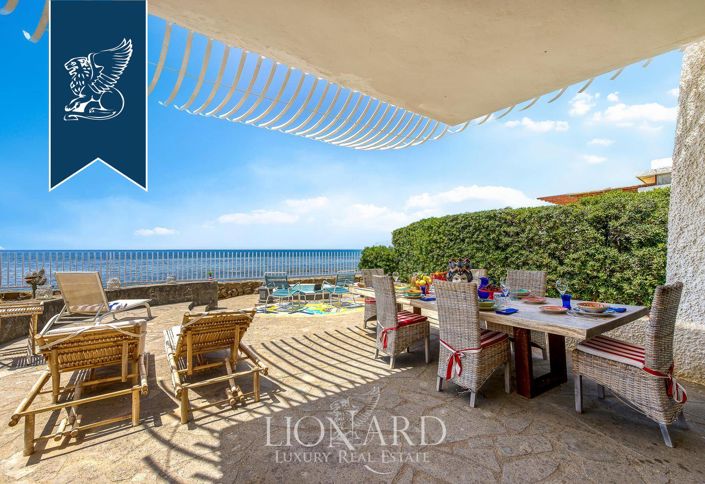 Image No.8-9 Bed Villa for sale