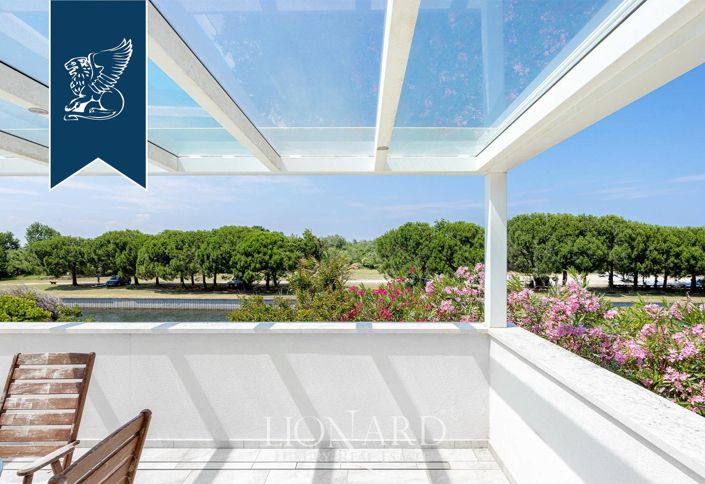 Image No.16-5 Bed Villa for sale