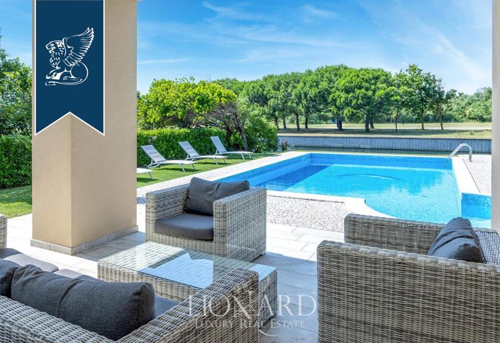 Image No.17-5 Bed Villa for sale