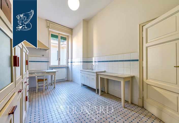 Image No.15-6 Bed Apartment for sale