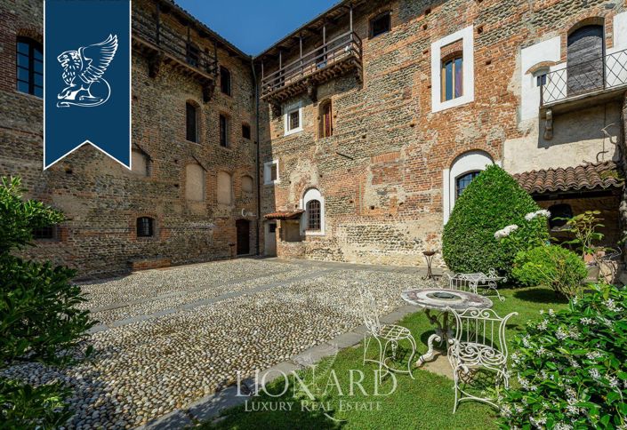 Image No.14-6 Bed Property for sale