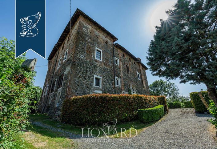 Image No.15-6 Bed Property for sale