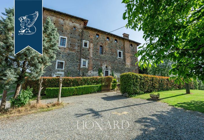 Image No.2-6 Bed Property for sale