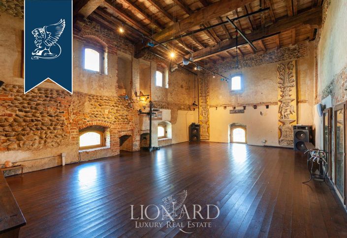 Image No.31-6 Bed Property for sale