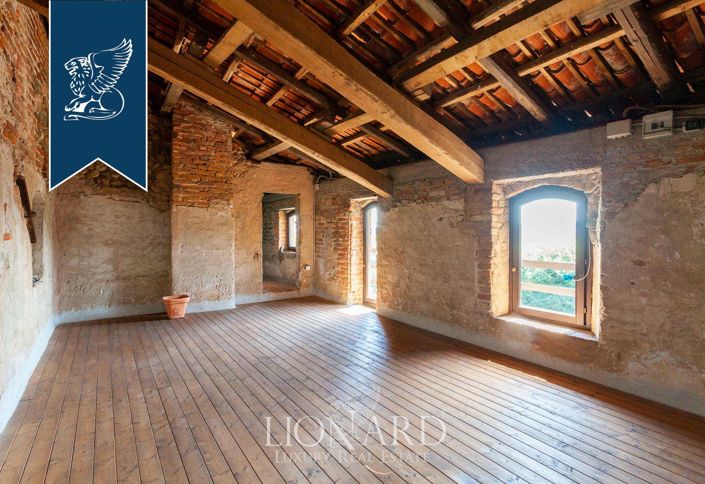 Image No.37-6 Bed Property for sale