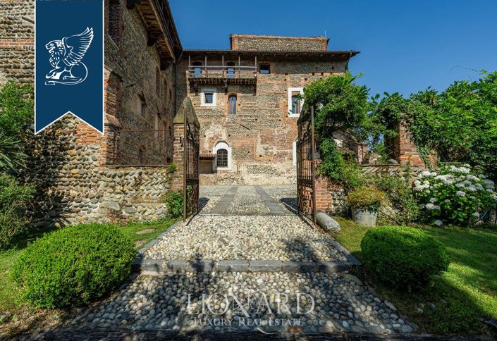 Image No.6-6 Bed Property for sale