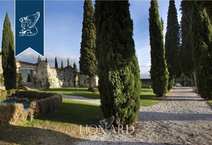 Image No.13-22 Bed Villa for sale