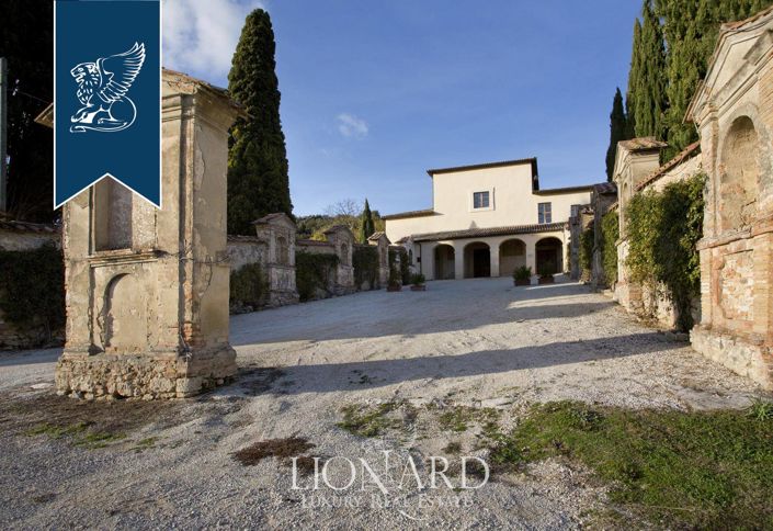 Image No.9-22 Bed Villa for sale