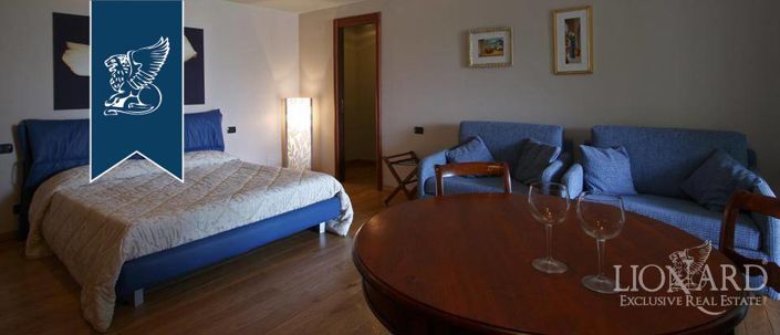 Image No.17-10 Bed Farmhouse for sale