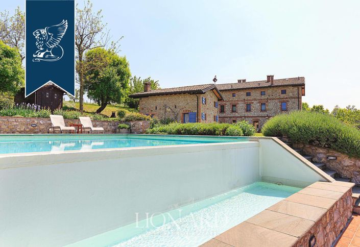 Image No.10-10 Bed Villa for sale