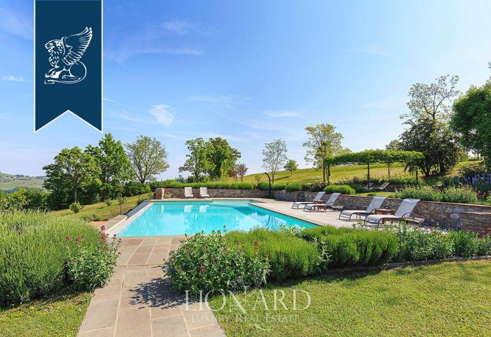 Image No.17-10 Bed Villa for sale