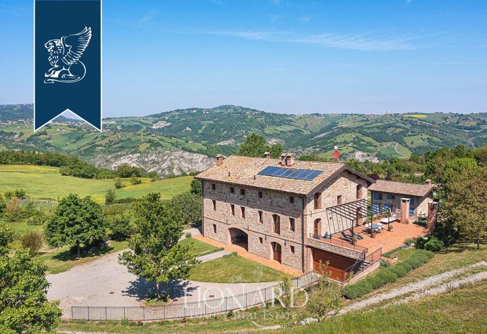 Image No.6-10 Bed Villa for sale